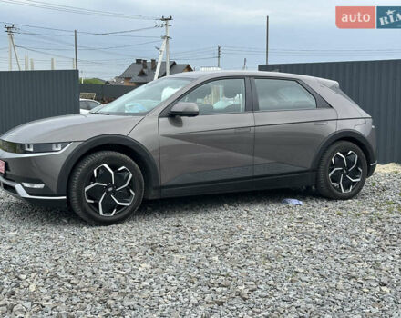 Серый Хендай Ioniq 5, объемом двигателя 0 л и пробегом 33 тыс. км за 20999 $, фото 1 на Automoto.ua