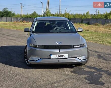 Серый Хендай Ioniq 5, объемом двигателя 0 л и пробегом 49 тыс. км за 37000 $, фото 3 на Automoto.ua