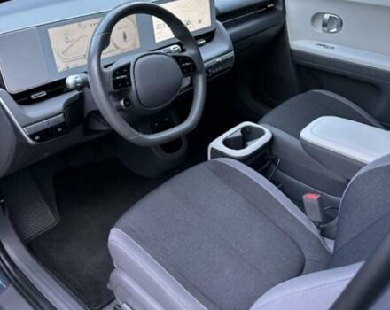 Серый Хендай Ioniq 5, объемом двигателя 0 л и пробегом 68 тыс. км за 24000 $, фото 13 на Automoto.ua