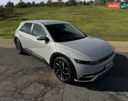 Серый Хендай Ioniq 5, объемом двигателя 0 л и пробегом 57 тыс. км за 25800 $, фото 4 на Automoto.ua