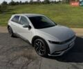 Серый Хендай Ioniq 5, объемом двигателя 0 л и пробегом 57 тыс. км за 25800 $, фото 4 на Automoto.ua