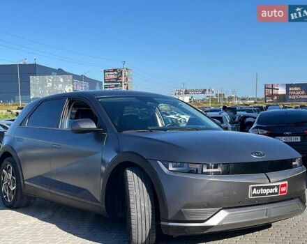 Серый Хендай Ioniq 5, объемом двигателя 0 л и пробегом 34 тыс. км за 26740 $, фото 3 на Automoto.ua