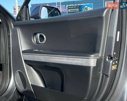 Серый Хендай Ioniq 5, объемом двигателя 0 л и пробегом 34 тыс. км за 26740 $, фото 16 на Automoto.ua