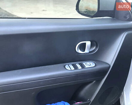 Серый Хендай Ioniq 5, объемом двигателя 0 л и пробегом 56 тыс. км за 27500 $, фото 11 на Automoto.ua