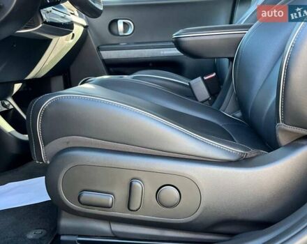 Серый Хендай Ioniq 5, объемом двигателя 0 л и пробегом 34 тыс. км за 26740 $, фото 41 на Automoto.ua