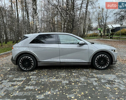 Серый Хендай Ioniq 5, объемом двигателя 0 л и пробегом 66 тыс. км за 30800 $, фото 3 на Automoto.ua