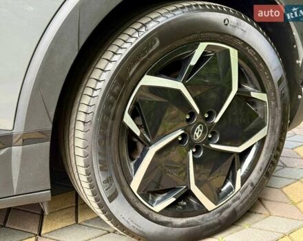 Серый Хендай Ioniq 5, объемом двигателя 0 л и пробегом 67 тыс. км за 23200 $, фото 4 на Automoto.ua