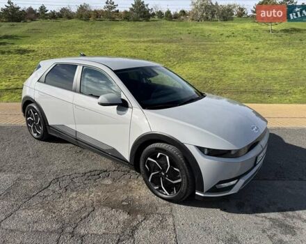Серый Хендай Ioniq 5, объемом двигателя 0 л и пробегом 57 тыс. км за 25800 $, фото 3 на Automoto.ua