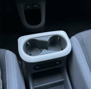 Серый Хендай Ioniq 5, объемом двигателя 0 л и пробегом 68 тыс. км за 24000 $, фото 5 на Automoto.ua