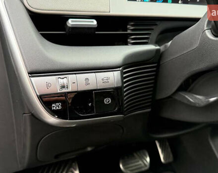 Серый Хендай Ioniq 5, объемом двигателя 0 л и пробегом 47 тыс. км за 29500 $, фото 42 на Automoto.ua