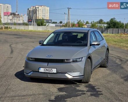 Серый Хендай Ioniq 5, объемом двигателя 0 л и пробегом 49 тыс. км за 37000 $, фото 2 на Automoto.ua