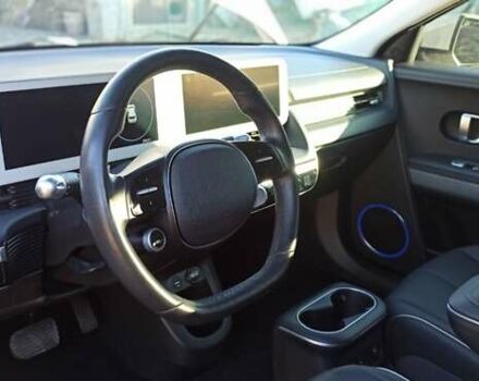 Серый Хендай Ioniq 5, объемом двигателя 0 л и пробегом 39 тыс. км за 23800 $, фото 4 на Automoto.ua