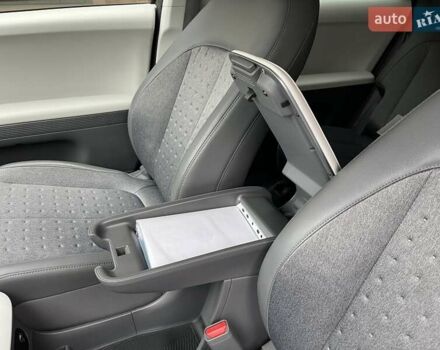 Серый Хендай Ioniq 5, объемом двигателя 0 л и пробегом 55 тыс. км за 24999 $, фото 42 на Automoto.ua