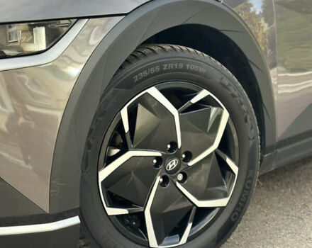 Серый Хендай Ioniq 5, объемом двигателя 0 л и пробегом 185 тыс. км за 23900 $, фото 16 на Automoto.ua