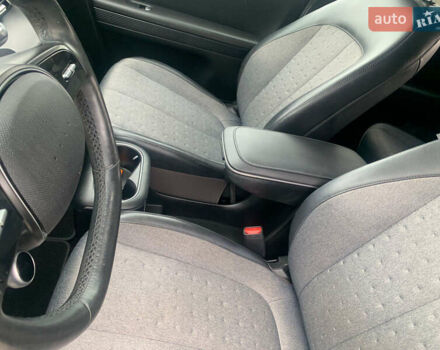 Серый Хендай Ioniq 5, объемом двигателя 0 л и пробегом 113 тыс. км за 23800 $, фото 7 на Automoto.ua