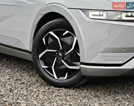 Серый Хендай Ioniq 5, объемом двигателя 0 л и пробегом 61 тыс. км за 29000 $, фото 9 на Automoto.ua