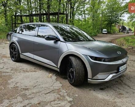 Серый Хендай Ioniq 5, объемом двигателя 0 л и пробегом 28 тыс. км за 27900 $, фото 1 на Automoto.ua