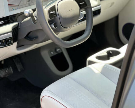 Серый Хендай Ioniq 5, объемом двигателя 0 л и пробегом 1 тыс. км за 27900 $, фото 7 на Automoto.ua