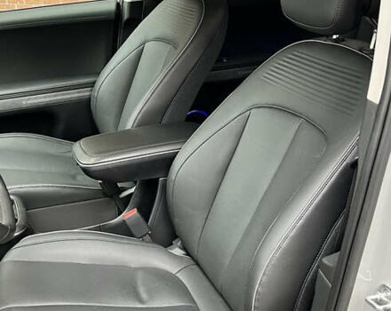 Серый Хендай Ioniq 5, объемом двигателя 0 л и пробегом 163 тыс. км за 22999 $, фото 23 на Automoto.ua