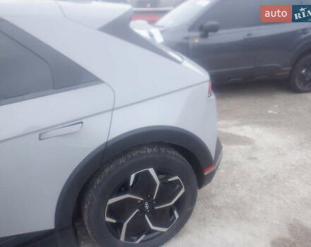 Серый Хендай Ioniq 5, объемом двигателя 0 л и пробегом 27 тыс. км за 18400 $, фото 9 на Automoto.ua