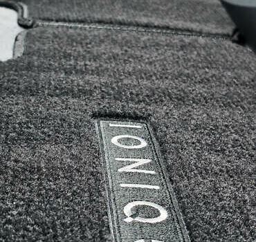 Серый Хендай Ioniq 5, объемом двигателя 0 л и пробегом 86 тыс. км за 26000 $, фото 14 на Automoto.ua