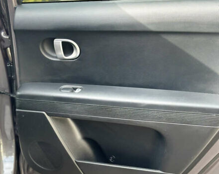 Серый Хендай Ioniq 5, объемом двигателя 0 л и пробегом 185 тыс. км за 23900 $, фото 58 на Automoto.ua