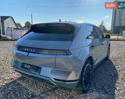 Серый Хендай Ioniq 5, объемом двигателя 0 л и пробегом 24 тыс. км за 27000 $, фото 2 на Automoto.ua