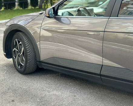 Серый Хендай Ioniq 5, объемом двигателя 0 л и пробегом 185 тыс. км за 23900 $, фото 17 на Automoto.ua