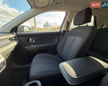 Серый Хендай Ioniq 5, объемом двигателя 0 л и пробегом 90 тыс. км за 23500 $, фото 63 на Automoto.ua