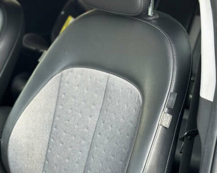 Серый Хендай Ioniq 5, объемом двигателя 0 л и пробегом 185 тыс. км за 23900 $, фото 64 на Automoto.ua