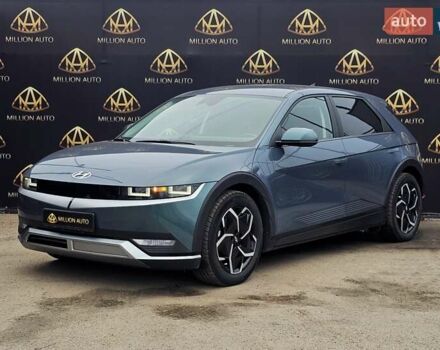 Серый Хендай Ioniq 5, объемом двигателя 0 л и пробегом 61 тыс. км за 26900 $, фото 2 на Automoto.ua