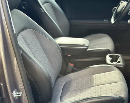 Серый Хендай Ioniq 5, объемом двигателя 0 л и пробегом 185 тыс. км за 23900 $, фото 78 на Automoto.ua