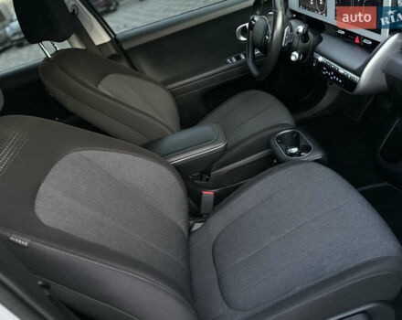 Сірий Хендай Ioniq 5, об'ємом двигуна 0 л та пробігом 66 тис. км за 22900 $, фото 48 на Automoto.ua