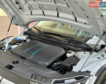 Серый Хендай Ioniq 5, объемом двигателя 0 л и пробегом 151 тыс. км за 22700 $, фото 74 на Automoto.ua