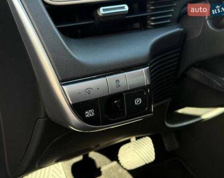 Серый Хендай Ioniq 5, объемом двигателя 0 л и пробегом 90 тыс. км за 23500 $, фото 35 на Automoto.ua