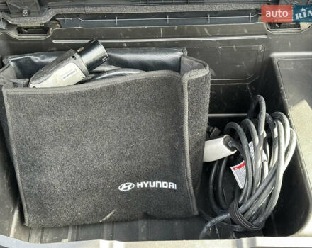 Серый Хендай Ioniq 5, объемом двигателя 0 л и пробегом 185 тыс. км за 23900 $, фото 52 на Automoto.ua