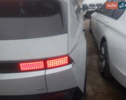 Серый Хендай Ioniq 5, объемом двигателя 0 л и пробегом 27 тыс. км за 18400 $, фото 5 на Automoto.ua