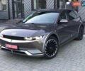 Серый Хендай Ioniq 5, объемом двигателя 0 л и пробегом 108 тыс. км за 27200 $, фото 2 на Automoto.ua