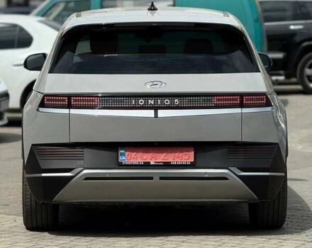 Серый Хендай Ioniq 5, объемом двигателя 0 л и пробегом 56 тыс. км за 26900 $, фото 6 на Automoto.ua