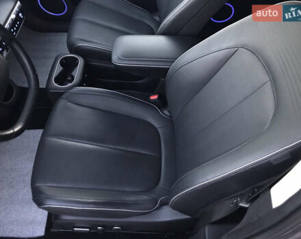 Серый Хендай Ioniq 5, объемом двигателя 0 л и пробегом 108 тыс. км за 27200 $, фото 10 на Automoto.ua