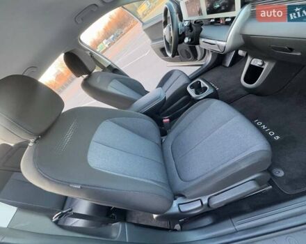 Серый Хендай Ioniq 5, объемом двигателя 0 л и пробегом 92 тыс. км за 25750 $, фото 25 на Automoto.ua