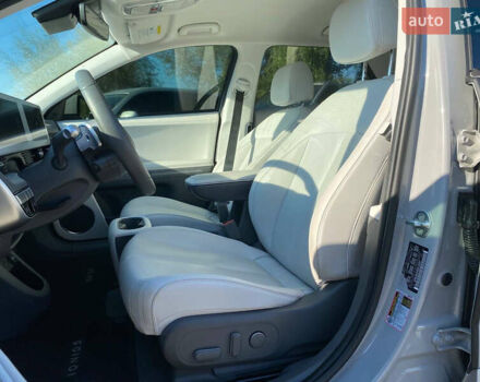 Серый Хендай Ioniq 5, объемом двигателя 0 л и пробегом 24 тыс. км за 27000 $, фото 13 на Automoto.ua