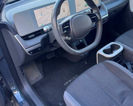 Серый Хендай Ioniq 5, объемом двигателя 0 л и пробегом 141 тыс. км за 21300 $, фото 7 на Automoto.ua