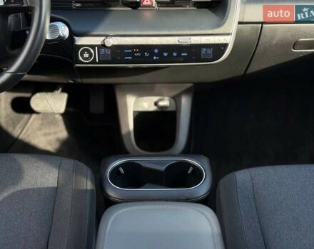 Серый Хендай Ioniq 5, объемом двигателя 0 л и пробегом 90 тыс. км за 23500 $, фото 44 на Automoto.ua