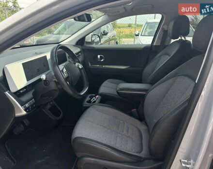 Серый Хендай Ioniq 5, объемом двигателя 0 л и пробегом 108 тыс. км за 23800 $, фото 9 на Automoto.ua