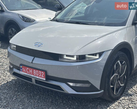 Серый Хендай Ioniq 5, объемом двигателя 0 л и пробегом 108 тыс. км за 23800 $, фото 3 на Automoto.ua