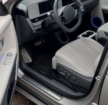 Сірий Хендай Ioniq 5, об'ємом двигуна 0 л та пробігом 17 тис. км за 35000 $, фото 10 на Automoto.ua