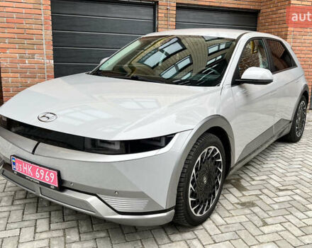 Серый Хендай Ioniq 5, объемом двигателя 0 л и пробегом 163 тыс. км за 22999 $, фото 3 на Automoto.ua