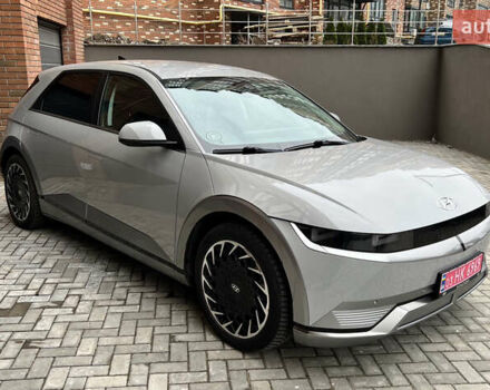 Серый Хендай Ioniq 5, объемом двигателя 0 л и пробегом 163 тыс. км за 22999 $, фото 2 на Automoto.ua
