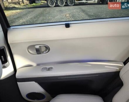 Серый Хендай Ioniq 5, объемом двигателя 0 л и пробегом 38 тыс. км за 31500 $, фото 3 на Automoto.ua